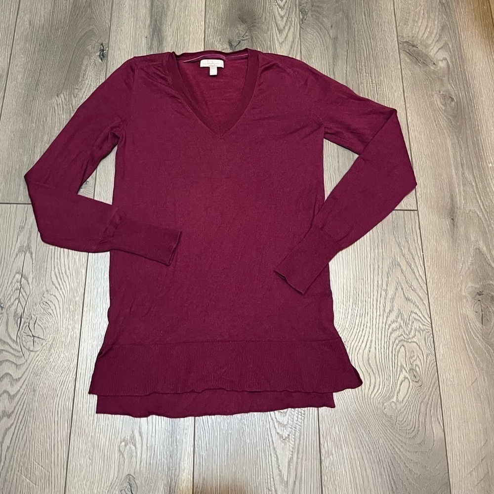Banana republic Extra Fine Merino Wool V-neck purple Sweater XS
